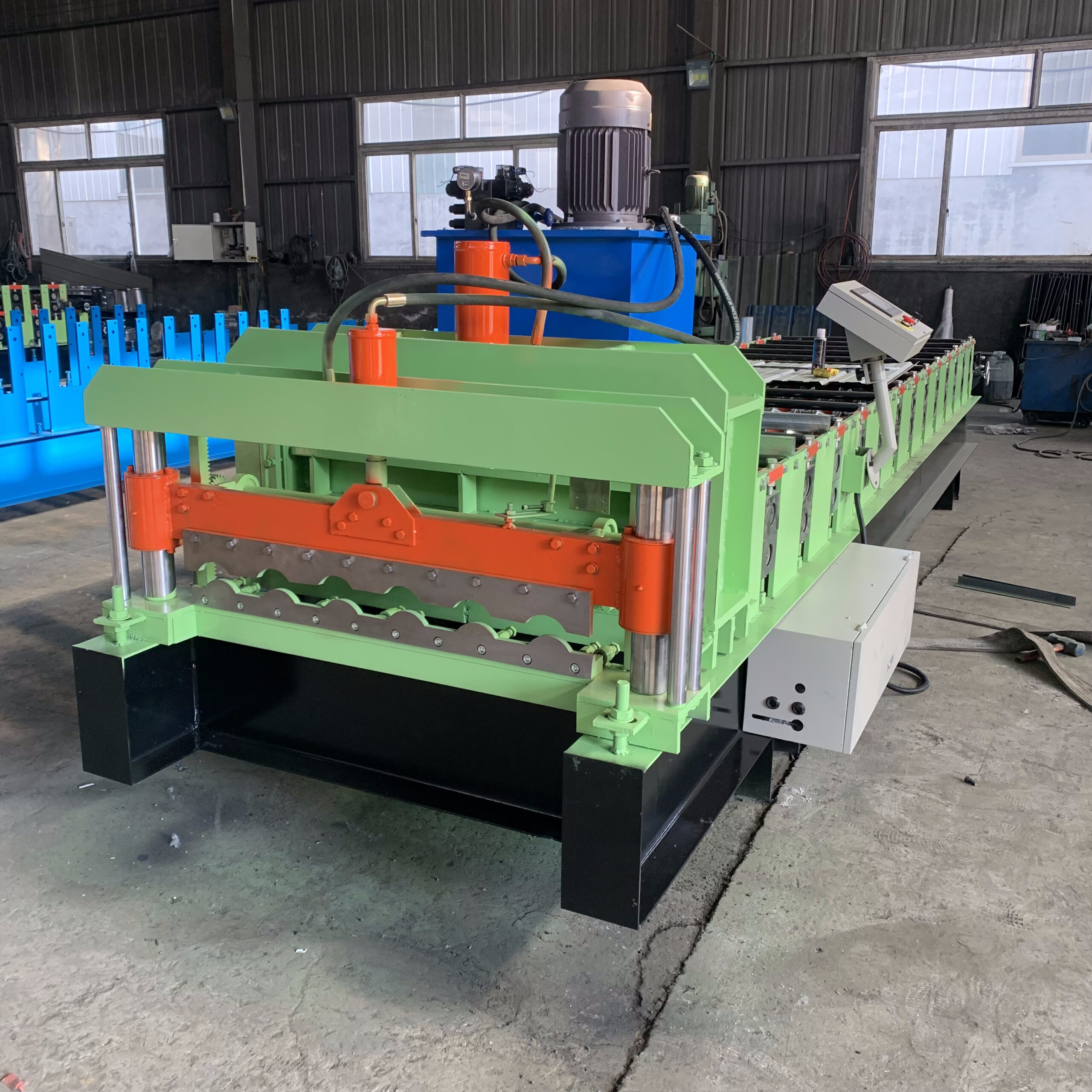 Glass tile pressing machine